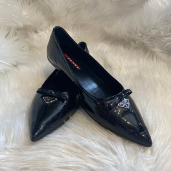 Prada Pointed Toe Patent Leather Flats Sz. 39 Shoe - Picture 1 of 11